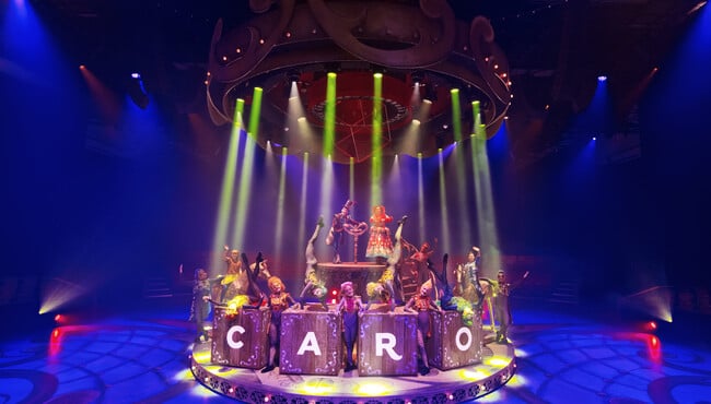 Scènebeeld van Efteling-theatershow CARO.